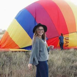 Meet your Posher, Caitlin
